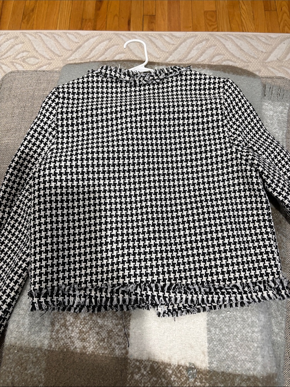 Black & White Houndstooth Fringe Cropped Blazer Jacket - Picture 6 of 8